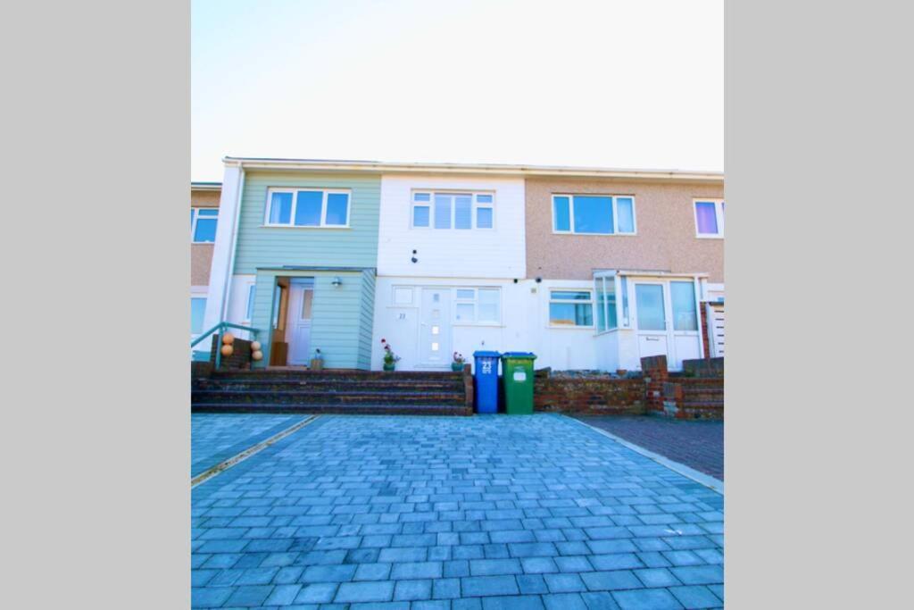 Serenity "Your Calm Seafront Retreat" By Air Premier Seaford Esterno foto