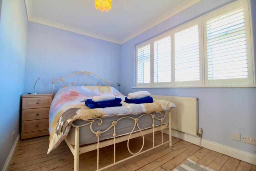 Serenity "Your Calm Seafront Retreat" By Air Premier Seaford Esterno foto